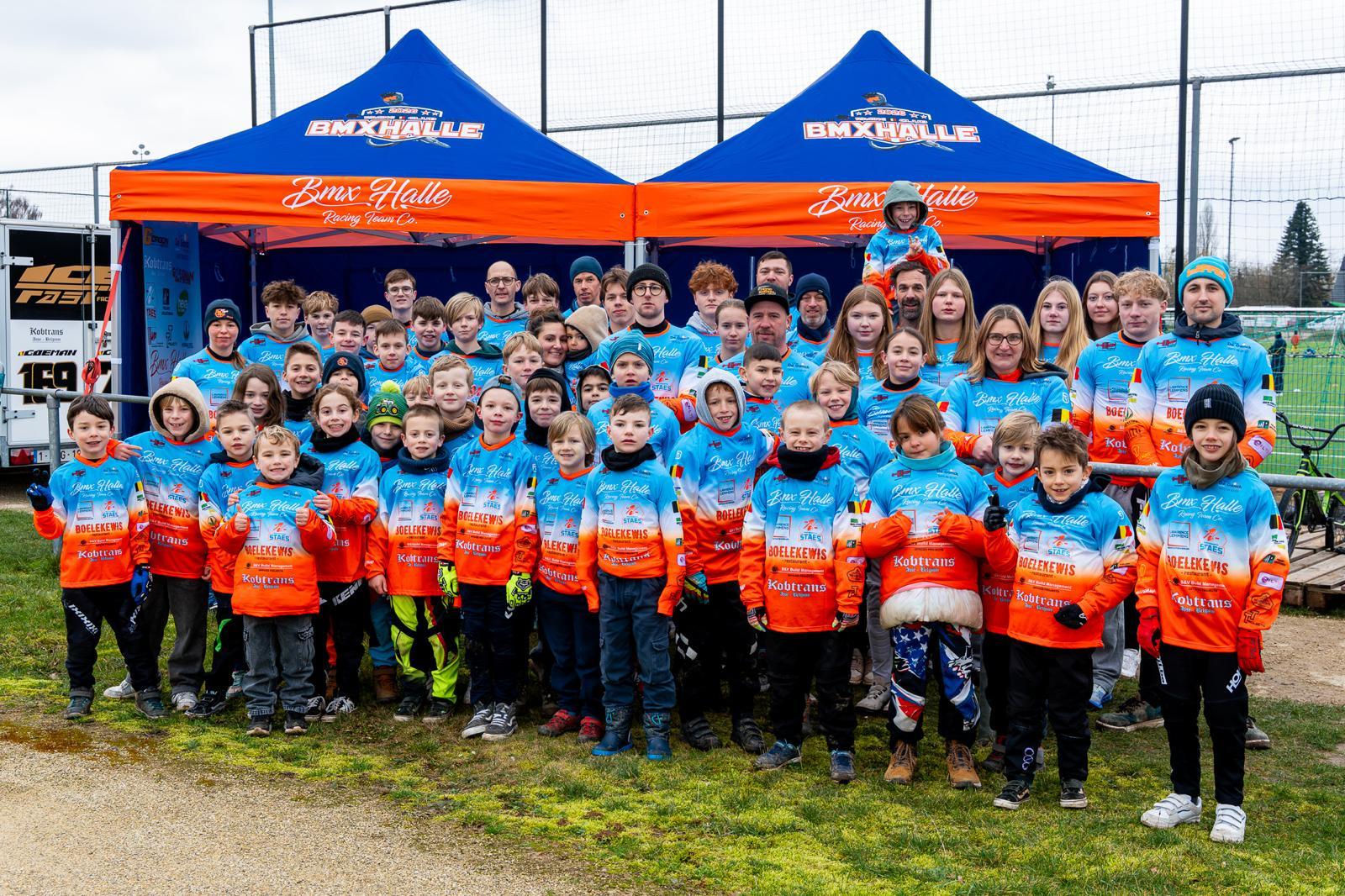 groepsfoto leden bmx-halle